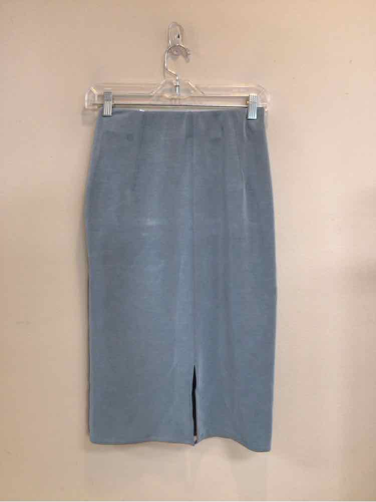 LULULEMON SIZE 4 Ladies SKIRT