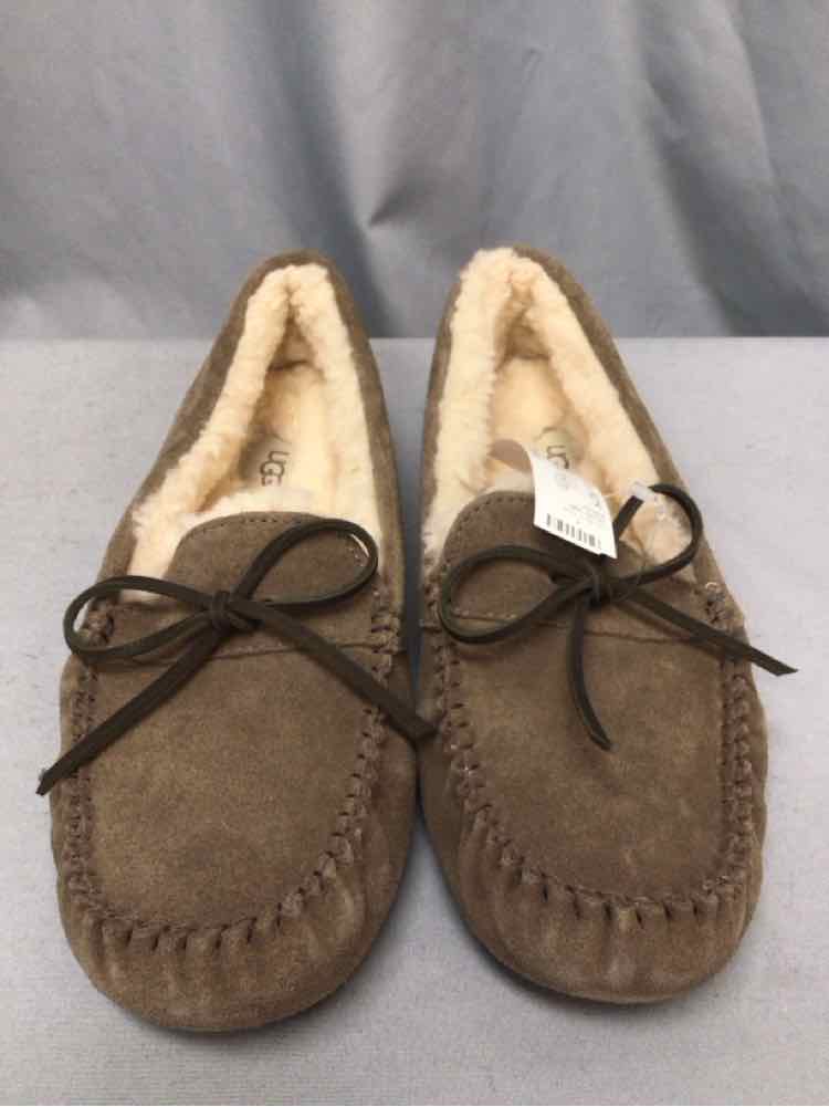 UGG SIZE 10 Ladies SHOES