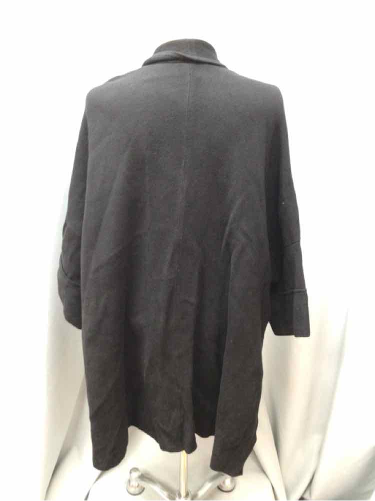 CHICOS SIZE MEDIUM Ladies TOP