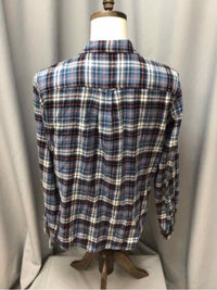 SIZE LARGE TRUE CRAFT Men's SHIRTS
