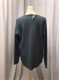 LILLA P SIZE LARGE Ladies TOP
