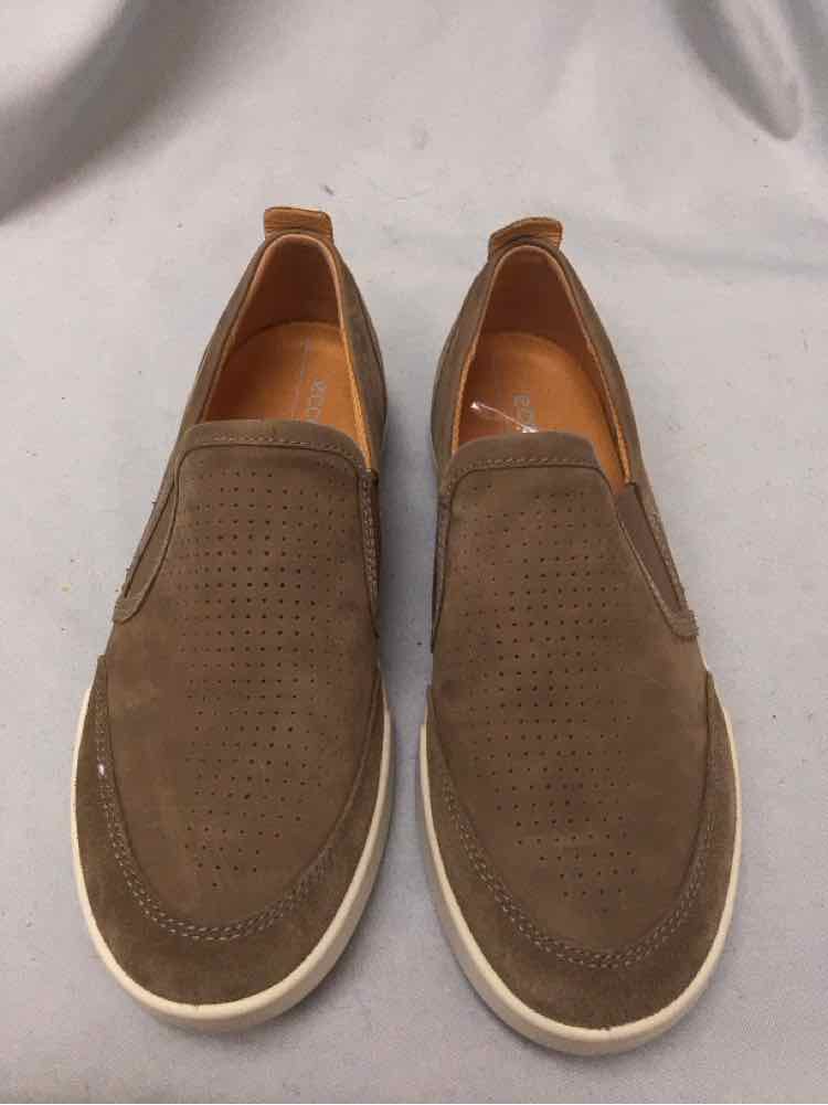 SIZE 10 1/2 ECCO Men's SHOES
