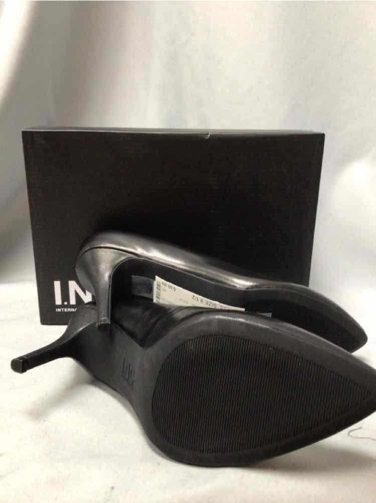 INC SIZE 9 1/2 Ladies SHOES