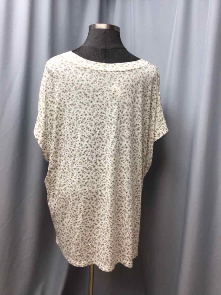 TORRID SIZE 4 X Ladies TOP