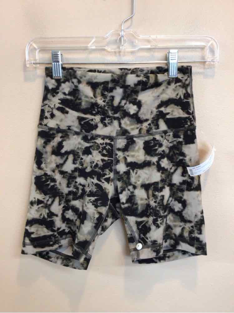 LULULEMON SIZE 4 Ladies EXERCISE