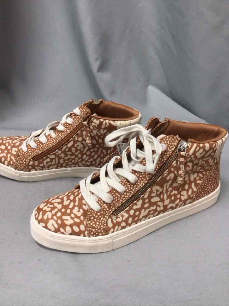 UNIVERSAL THREAD SIZE 11 Ladies SHOES