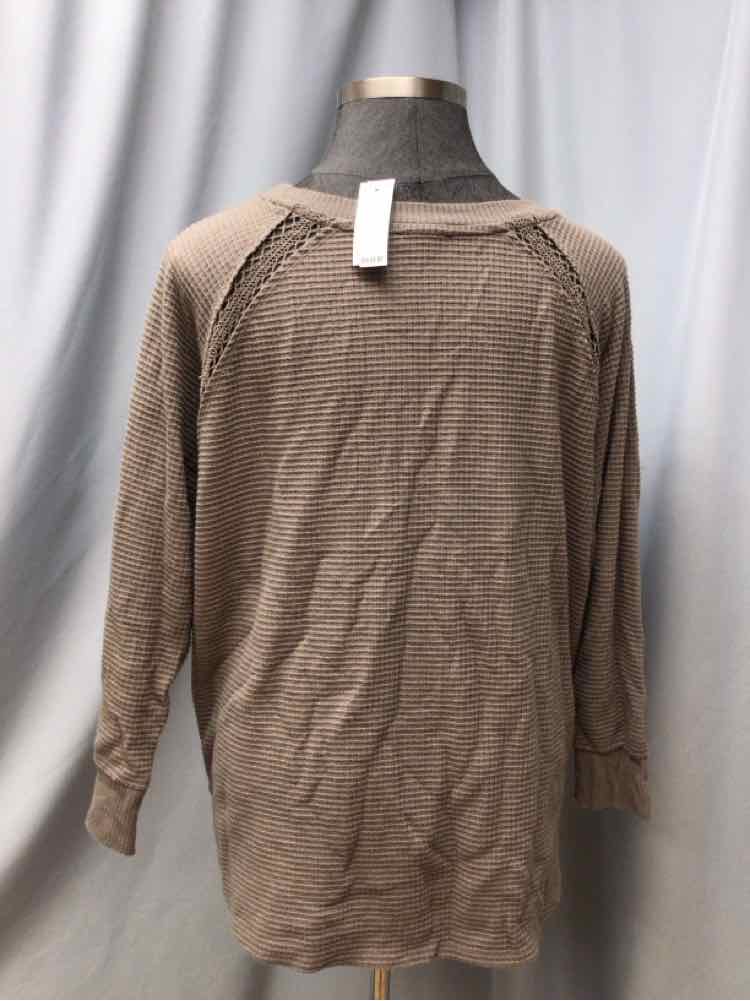 MAURICES SIZE 3 X Ladies TOP