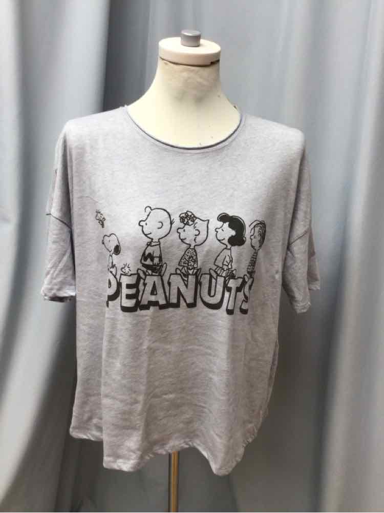 PEANUTS SIZE LARGE Ladies TOP
