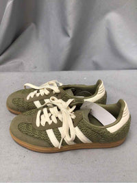 ADIDAS SIZE 5 Ladies SHOES