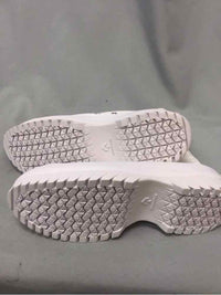CONVERSE SIZE 8 Ladies SHOES
