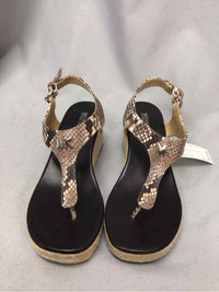 MICHAEL KORS SIZE 7 1/2 Ladies SHOES