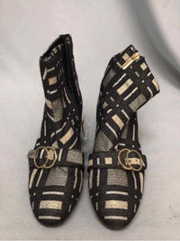 BLEECKER && BOND SIZE 8 Ladies SHOES