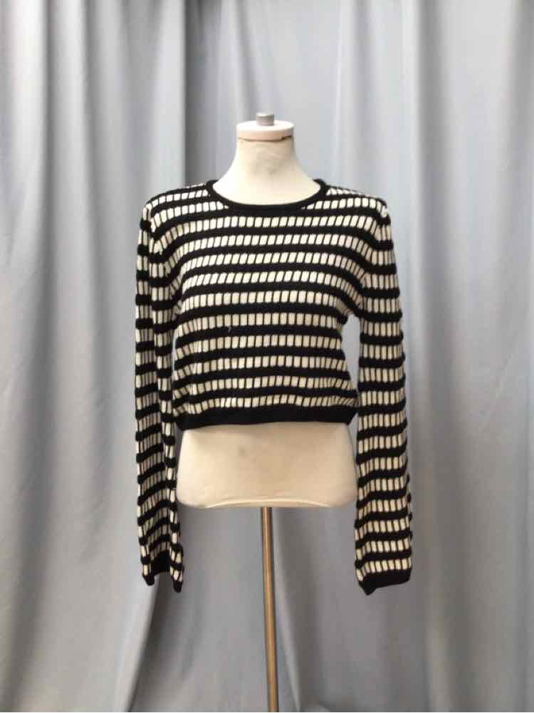 VERNACULAR SIZE LARGE Ladies TOP