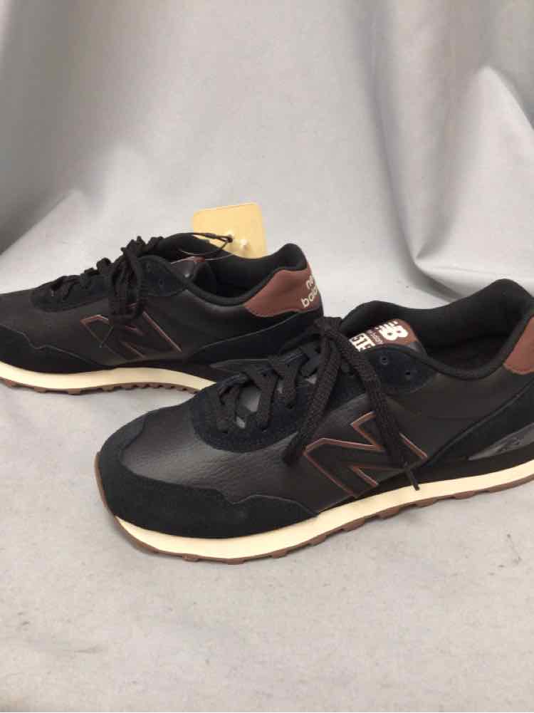 SIZE 9 1/2 NEW BALANCE Men's SHOES