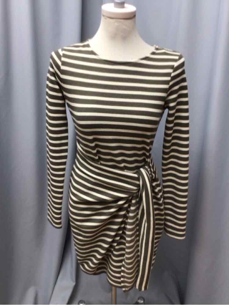 VERNACULAR SIZE SMALL Ladies DRESS