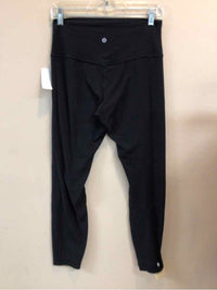 LULULEMON SIZE 8 Ladies EXERCISE