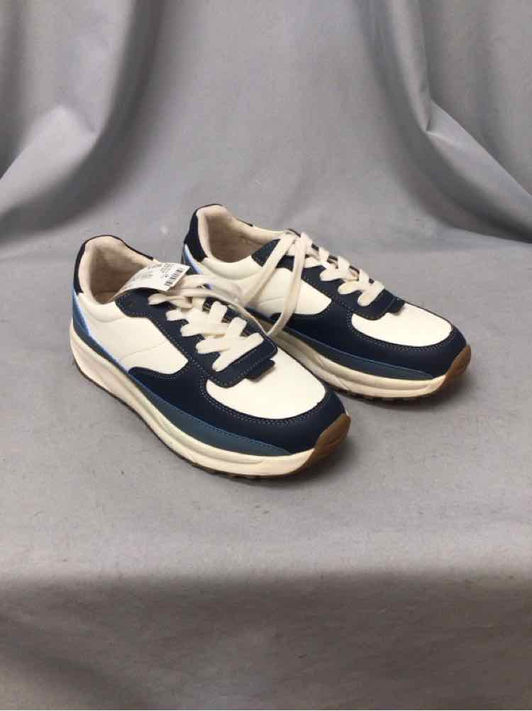 CUSHIONAIRE SIZE 8 Ladies SHOES