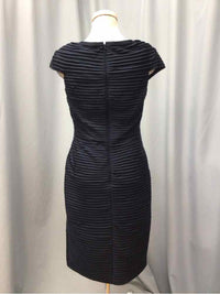 TADASHI SHOJI SIZE MEDIUM Ladies DRESS