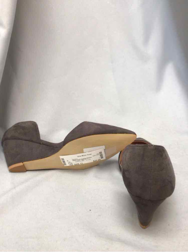 C SIZE 11 Ladies SHOES