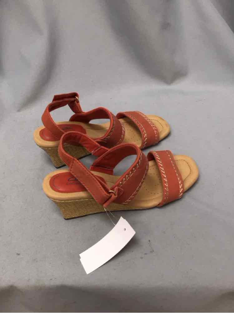CLARKS SIZE 8 1/2 Ladies SHOES