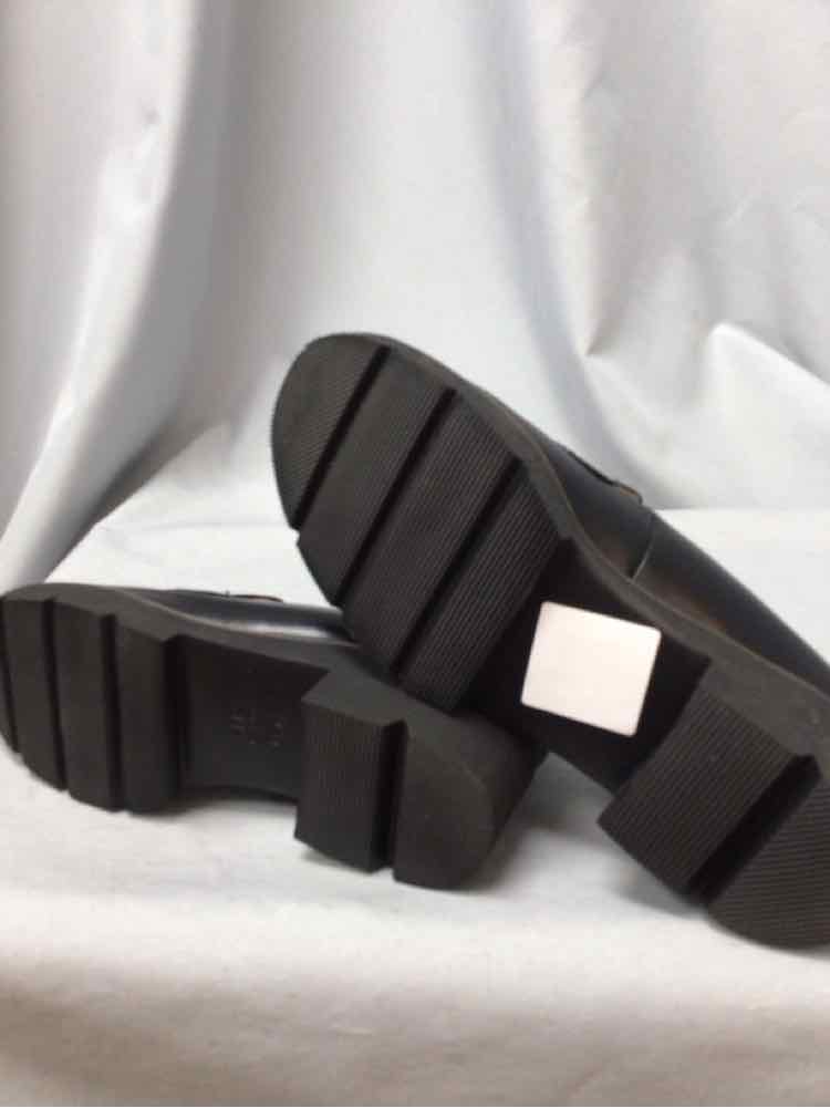 NATURALIZER SIZE 8 1/2 Ladies SHOES