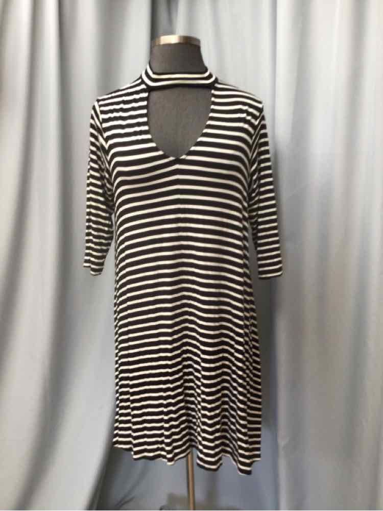 BOUTIQUE SIZE 1 X Ladies DRESS