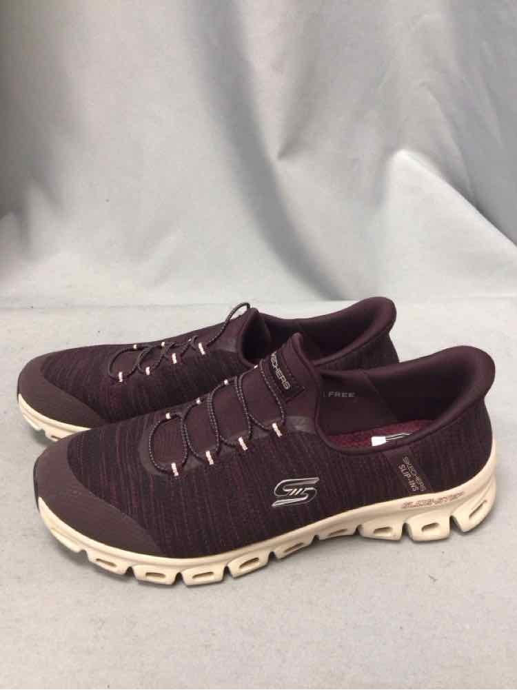SKECHERS SIZE 7 1/2 Ladies SHOES