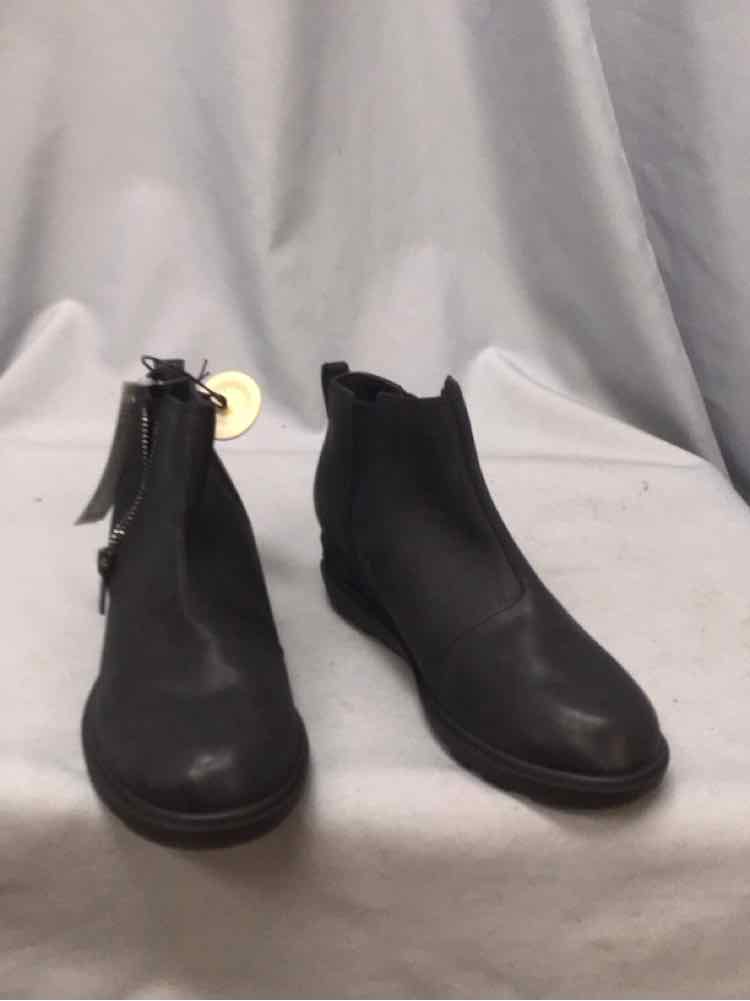 SOREL SIZE 7 Ladies SHOES