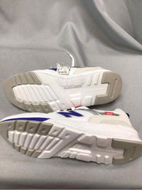 NEW BALANCE SIZE 8 1/2 Ladies SHOES
