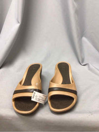 CROCS SIZE 11 Ladies SHOES