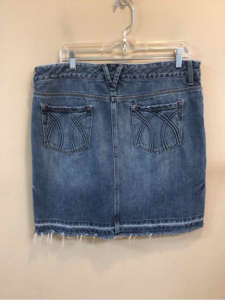 X2 SIZE 10 Ladies SKIRT