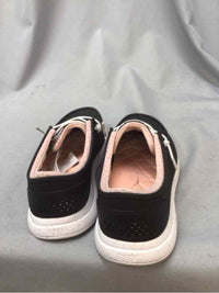 REEF SIZE 7 Ladies SHOES