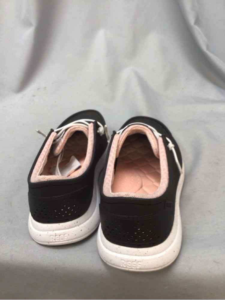 REEF SIZE 7 Ladies SHOES