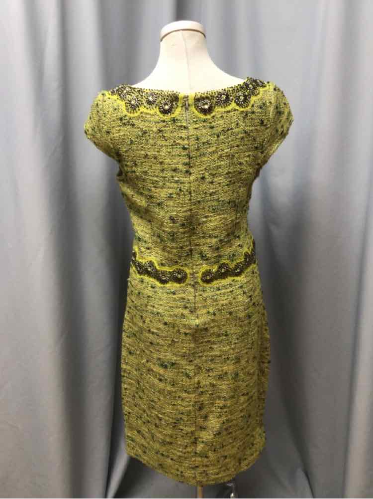 ST. JOHN SIZE 6 Ladies DRESS