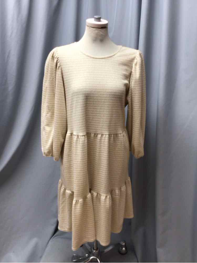 DRAPER JAMES SIZE LARGE Ladies DRESS