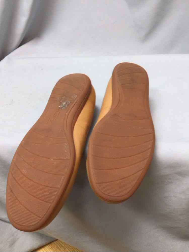 TROTTERS SIZE 10 Ladies SHOES