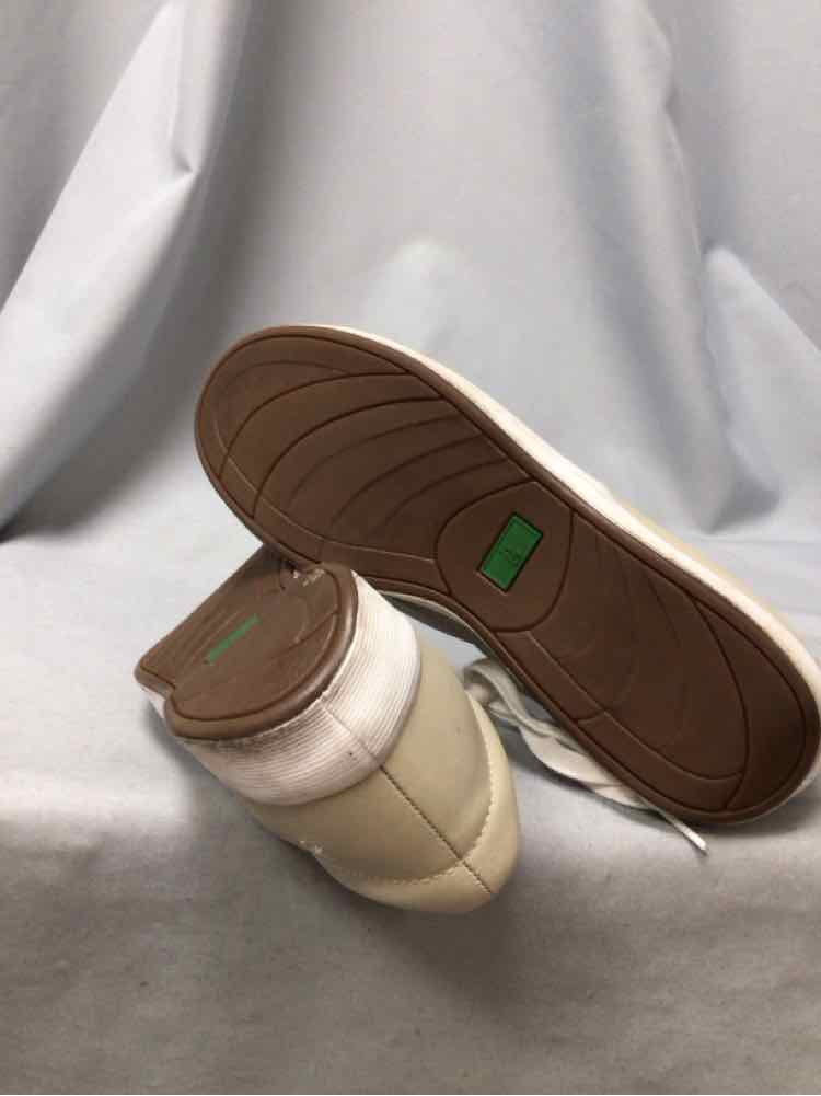 GRASSHOPPER SIZE 9 1/2 Ladies SHOES