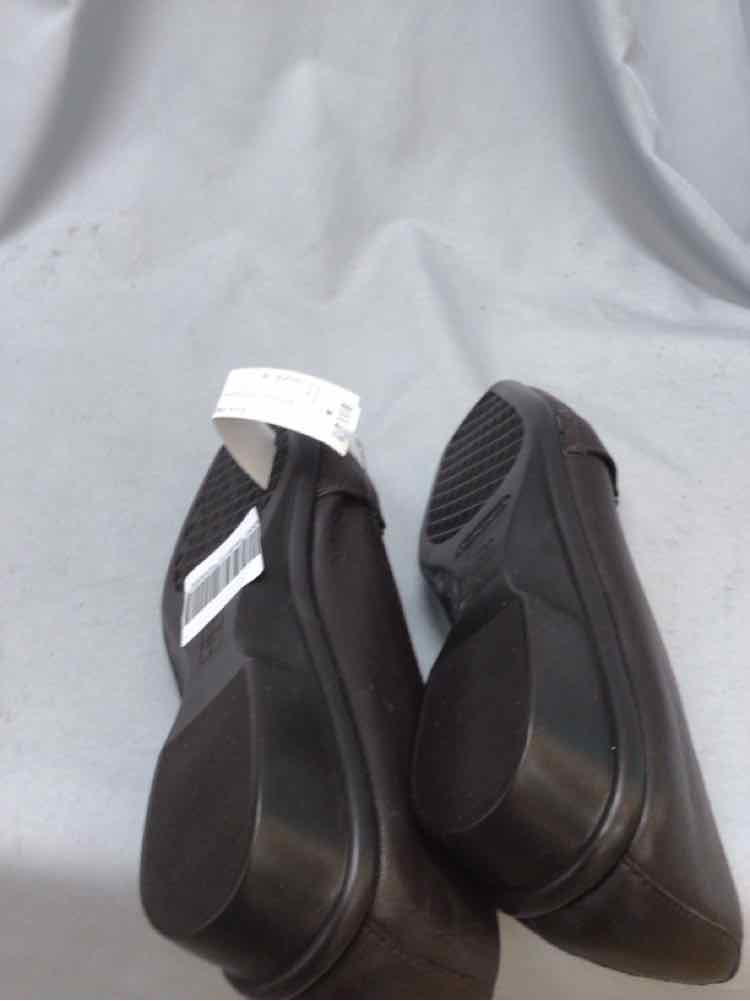 AEROSOLES SIZE 8 Ladies SHOES