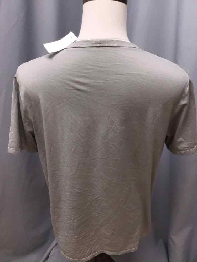SIZE MEDIUM LULULEMON Men's SHIRTS