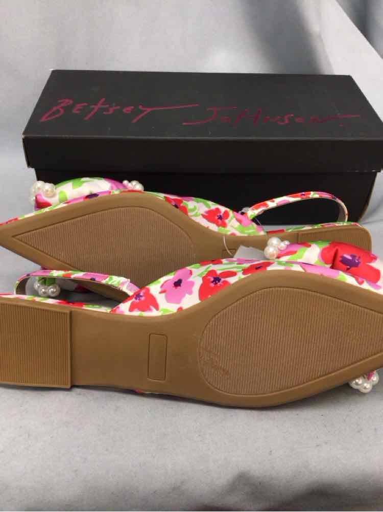 BETSEY JOHNSON SIZE 10 Ladies SHOES