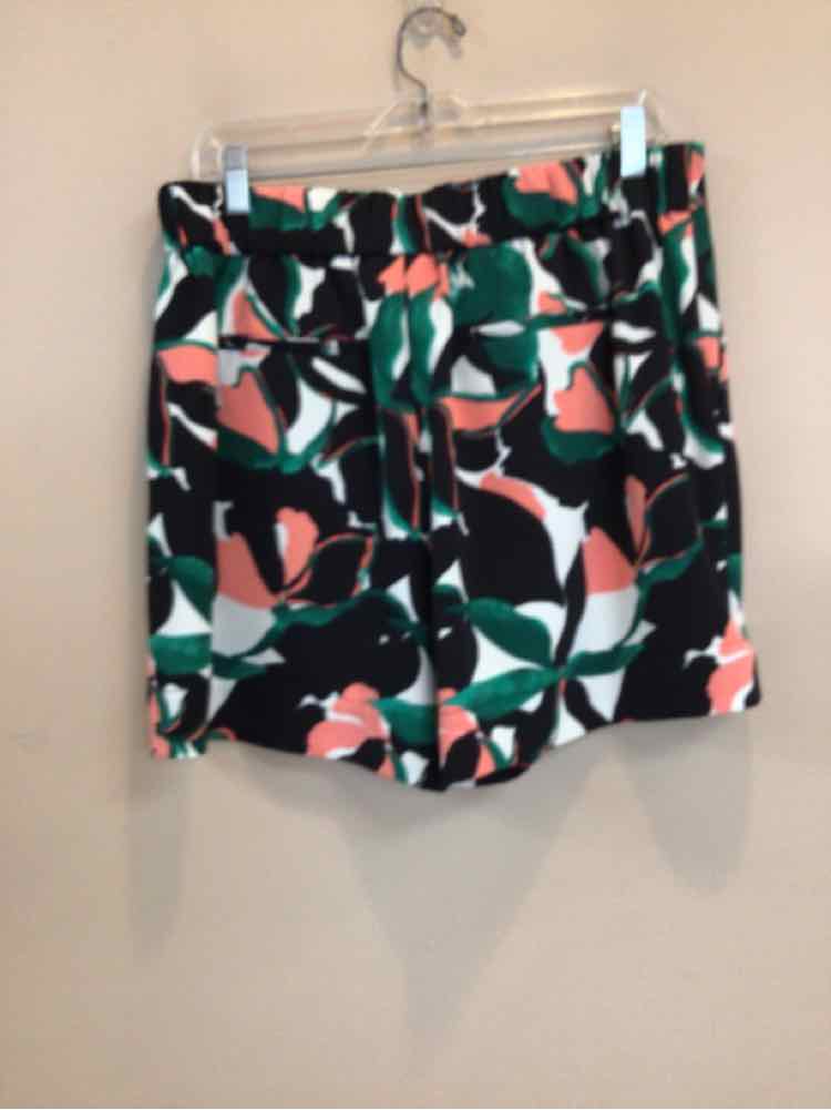 NINE WEST SIZE LARGE Ladies SHORTS