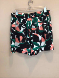 NINE WEST SIZE LARGE Ladies SHORTS