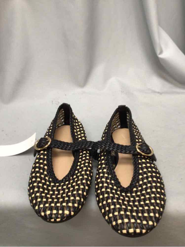 UNIVERSAL THREAD SIZE 8 1/2 Ladies SHOES