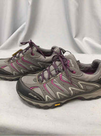 EDDIE BAUER SIZE 9 1/2 Ladies SHOES