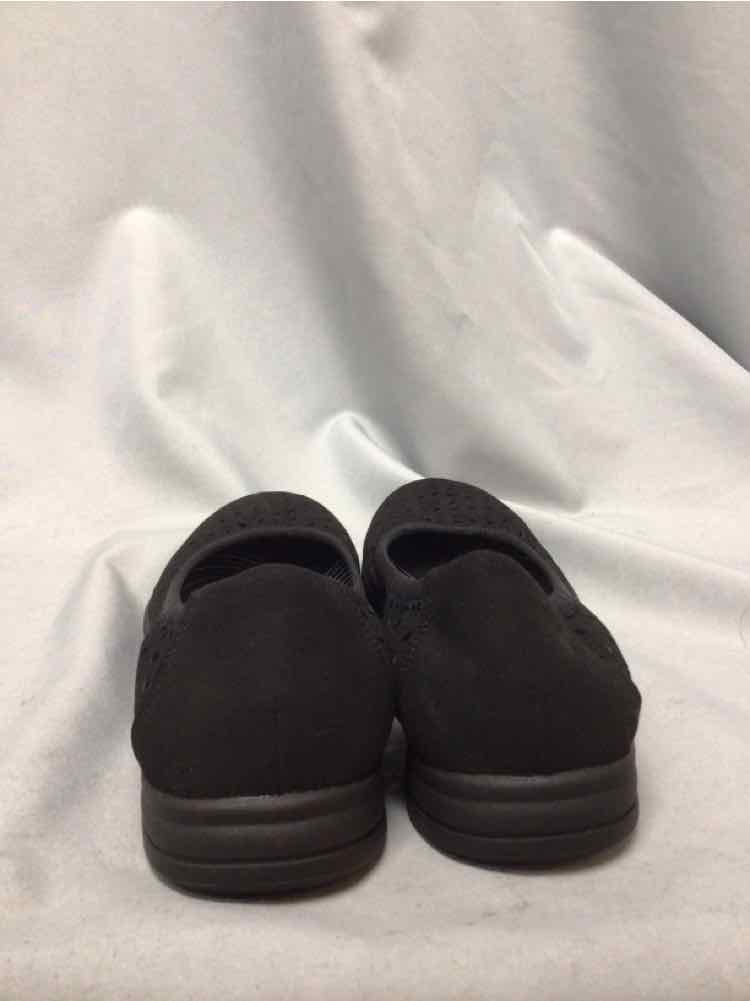 CLARKS SIZE 11 Ladies SHOES