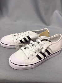 ADIDAS SIZE 6 Ladies SHOES