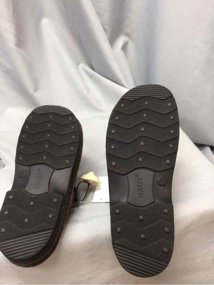 NAOT SIZE 11 Ladies SHOES