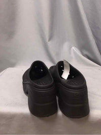CROCS SIZE 12 Ladies SHOES