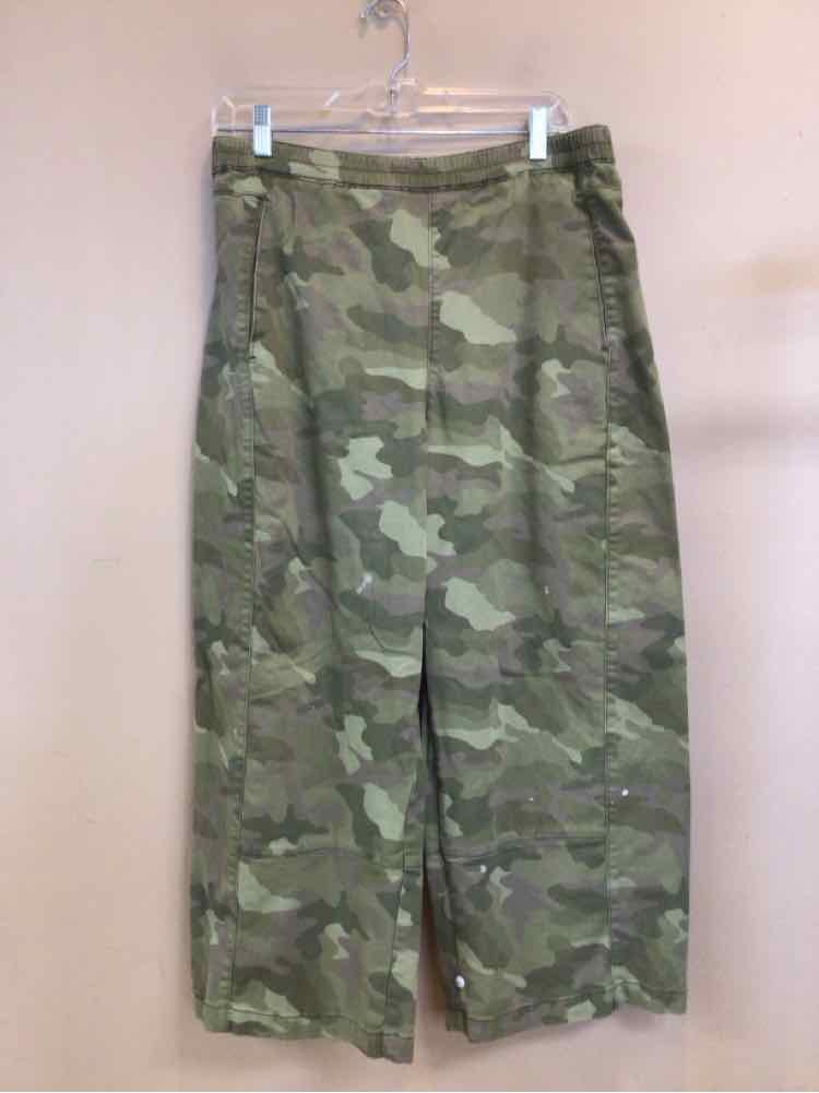 PILCRO SIZE LARGE Ladies PANTS