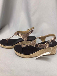 MICHAEL KORS SIZE 7 1/2 Ladies SHOES